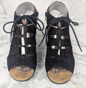 Rockport Cobb Hill Collection Size 7 Genuine Leather Upper Like Suede